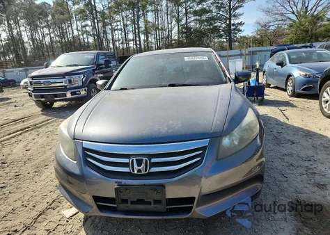 2011 Honda Accord Lxp z USA, uszkodzony, nr VIN 1HGCP2F48BA064591